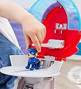 Figura de Chase en el top del cuartel general de portaaviones de Paw Patrol